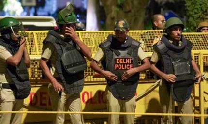 दिल्ली में 15 अगस्त से पहले हड़कंप! हाईकोर्ट, मेट्रो और IGI एयरपोर्ट को बम से उड़ाने की धमकी