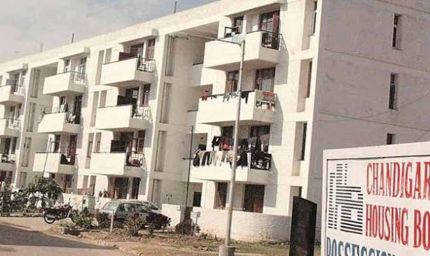 Chandigarh News: 12,752 फ्लैट्स आवंटियों पर बेदखली का खतरा, किस्त बकाया होने से बढ़ी चिंता