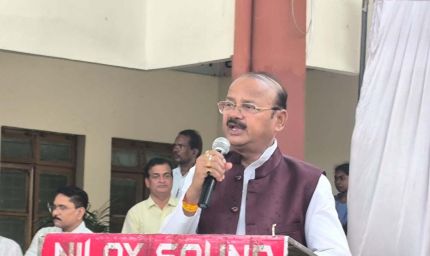 सभी वर्गों के कल्याण के लिए कार्य कर रही है सरकार- राज्य मंत्री दिलीप जायसवाल