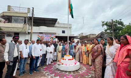नगरी में विधायक अंबिका मरकाम ने फहराया तिरंगा, एकता और लोकतांत्रिक मूल्यों की रक्षा का लिया संकल्प