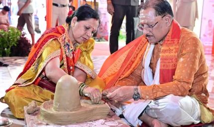 मुख्यमंत्री विष्णुदेव साय ने सावन सोमवार और नागपंचमी पर फलेश्वरनाथ महादेव की पूजा-अर्चना की