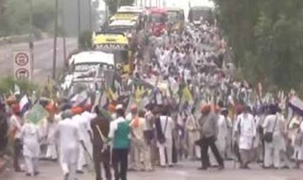 खनौरी बॉर्डर पर नहीं लगेगा पक्का मोर्चा, केंद्र से बातचीत के लिए दिल्ली कूच पर अड़े किसान