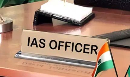 यूपी में बड़े प्रशासनिक फेरबदल की तैयारी, खराब प्रदर्शन वाले डीएम पर गिरेगी गाज