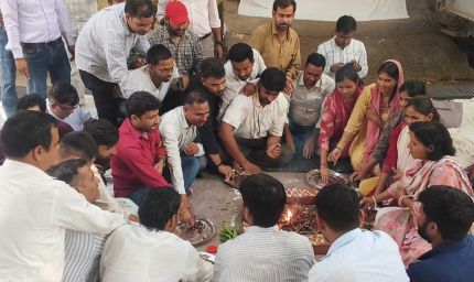 सद्बुद्धि यज्ञ कर कृषि विस्तार अधिकारियों ने फूंका विरोध का बिगुल, eHRMS के खिलाफ अनोखा प्रदर्शन