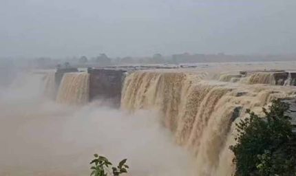 CG में लगातार बारिश से उफान पर इंद्रावती नदी, दर्जनों गांवों का टूटा संपर्क