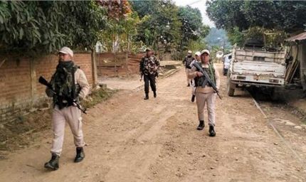 इंफाल पूर्व में पुलिस-सेना की बड़ी कार्रवाई, भारी मात्रा में हथियार बरामद; 3 उग्रवादी गिरफ्तार