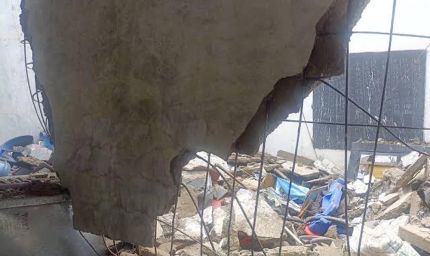 डूंगरपुर: जर्जर कमरे की छत भरभराकर गिरी, 120 बच्चों की बची जान