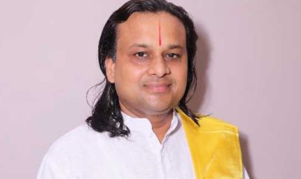 अयोध्या में मछली की दावत सनातन आस्था का अपमान डॉ. विक्रमादित्य, पीतांबरा पीठाधीश एवं अध्यक्ष, विवेकानंद प्रतिष्ठान