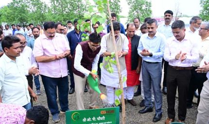 नवा रायपुर को देश की अग्रणी ग्रीनफील्ड सिटी के रूप में विकसित करने पर जोर : आवास एवं पर्यावरण मंत्री  ओ.पी. चौधरी