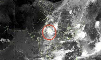 सैटेलाइट फोटो में मॉनसून का नया चेहरा! पूर्वी और मध्य भारत पर बादलों का भयानक घेरा