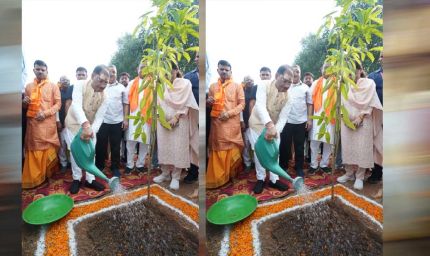 मुख्यमंत्री विष्णुदेव साय ने बाबा कर्मेश्वर का किया रुद्राभिषेक, प्रदेशवासियों की सुख-समृद्धि और खुशहाली की कामना की