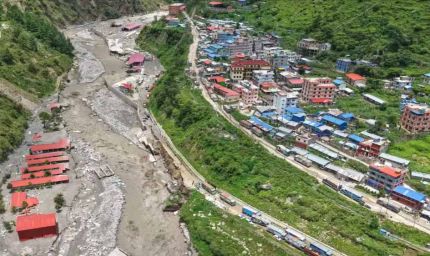 नेपाल की बाढ़ का बिहार में कहर, मुजफ्फरपुर में 19 पुल क्षतिग्रस्त, 40 किमी सड़क बही
