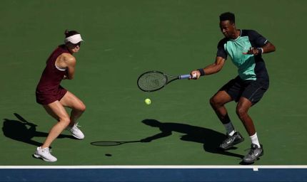 US Open में पति-पत्नी की जोड़ी का कमाल, स्वितोलिना-मोंफिल्स सेमीफाइनल में पहुंची
