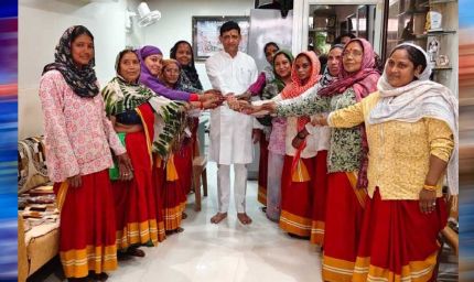 महापौर ने सफाईमित्र बहनों से बंधवाई राखी, बोले- शहर की स्वच्छता की असली ताकत आप