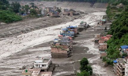 आ रही एक और तबाही! 3 दिन में पृथ्वी के करीब पहुंचेगा 1200 ओलंपिक पूल जितना बड़ा 'राक्षस'
