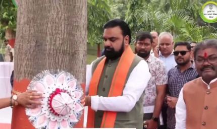 रक्षाबंधन पर CM सम्राट चौधरी ने पेड़ को बांधी राखी, पर्यावरण संरक्षण का दिया संदेश