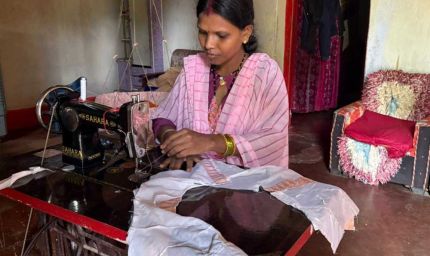 महतारी वंदन योजना से मिली आर्थिक संबल की ताकत, बचत से खरीदी सिलाई मशीन