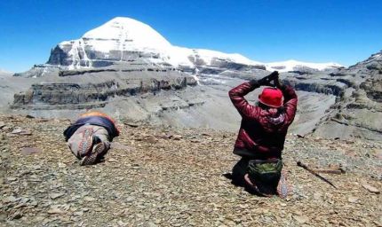 कैलाश मानसरोवर यात्रा में एक दिन की देरी बनी जीवनरक्षक, CA और 20 दोस्तों की जान बची