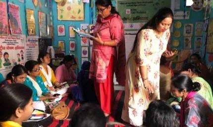 चुनावी साल में योगी सरकार का बड़ा दांव, आंगनबाड़ी कार्यकर्ताओं और सहायिकाओं का मानदेय डेढ़ गुना करने की तैयारी