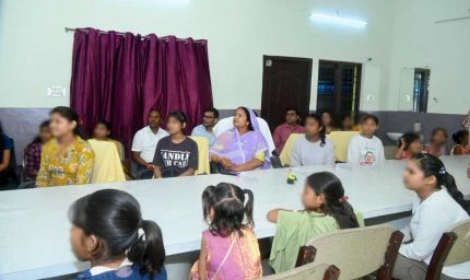 मंत्री  लक्ष्मी राजवाड़े ने बालिका गृह की बेटियों के साथ सुनी ‘मन की बात’ ’