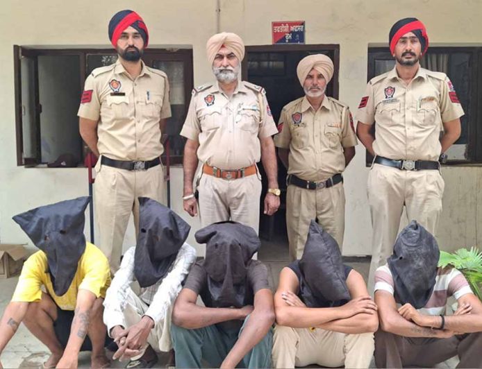 पंजाब पुलिस ने बड़ी साजिश नाकाम की, वारदात से पहले 5 बदमाश हथियारों सहित दबोचे
