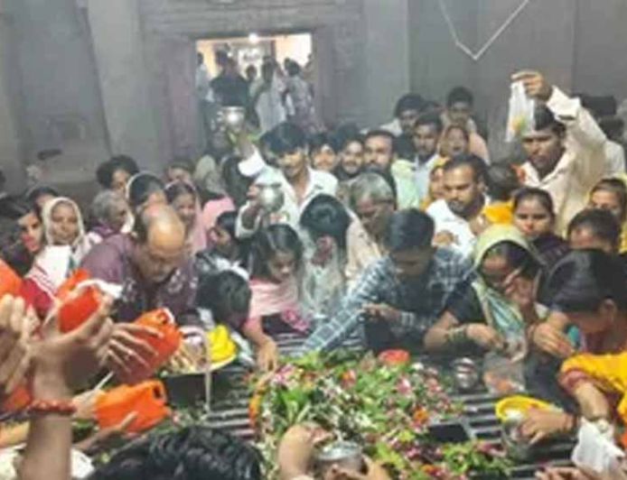 सावन के पहले सोमवार पर पानीपत के शिवालयों में उमड़ा श्रद्धालुओं का जनसैलाब