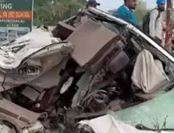 कपूरथला में दर्दनाक सड़क हादसा, पेड़ से टकराई कार, दो की मौत, एक गंभीर घायल