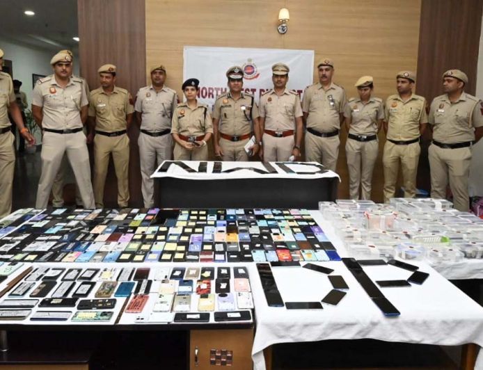 दिल्ली पुलिस का ऑपरेशन प्रहार, 72 घंटे में 390 चोरी के मोबाइल और 66 वाहन बरामद