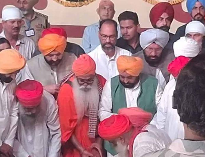 CM मान ने जालंधर में रखी गुरु रविदास वाणी अध्ययन केंद्र की नींव, बोले- शिक्षा से खत्म होगी गरीबी