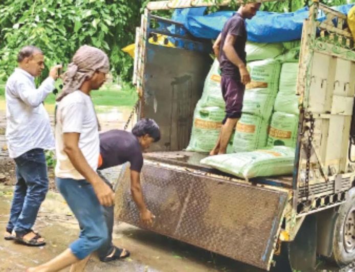 सवाई माधोपुर से MP जा रही थी DAP की खेप, 100 कट्टे खाद के साथ पिकअप पकड़ी