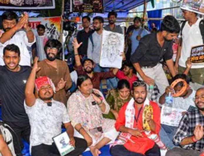JPSC Protest: छात्रों के आंदोलन का असर! तीन सदस्यों के इस्तीफे से बढ़ी हलचल, 3 परीक्षाएं रद्द होने के आसार