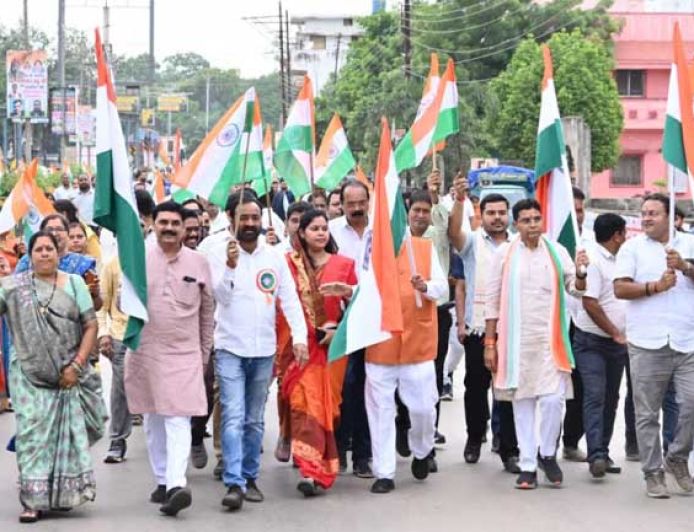 तिरंगा सिर्फ एक कपड़ा नहीं, हमारी संप्रभुता का प्रतीक, शहीदों के बलिदान को रखें अमर-राजस्व मंत्री टंक राम वर्मा