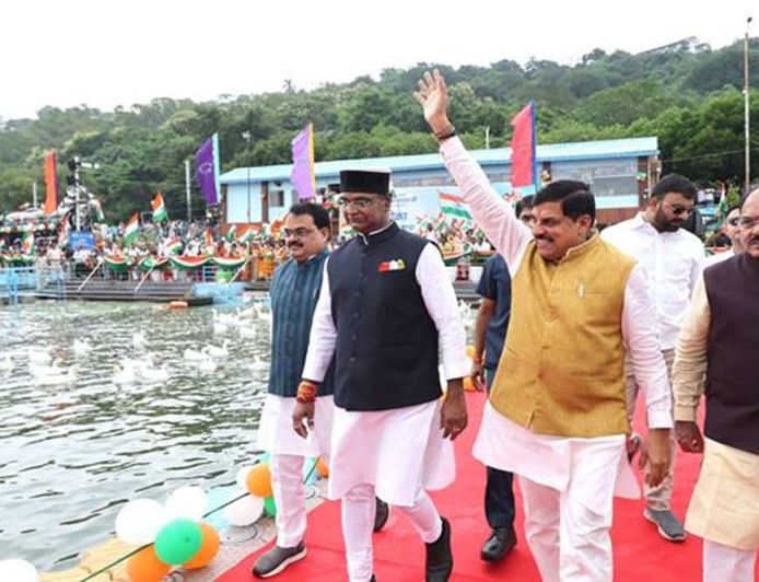 बड़े तालाब में तिरंगा नौका यात्रा निकालकर प्रदेश ने रचा नया कीर्तिमान : मुख्यमंत्री डॉ. यादव