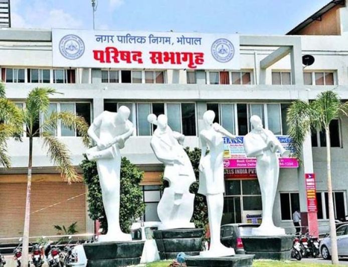 भोपाल में बड़ी बुलडोजर कार्रवाई की तैयारी! 144 संपत्तियों से हटेगा स्टे, 1000 दुकानें होंगी सील
