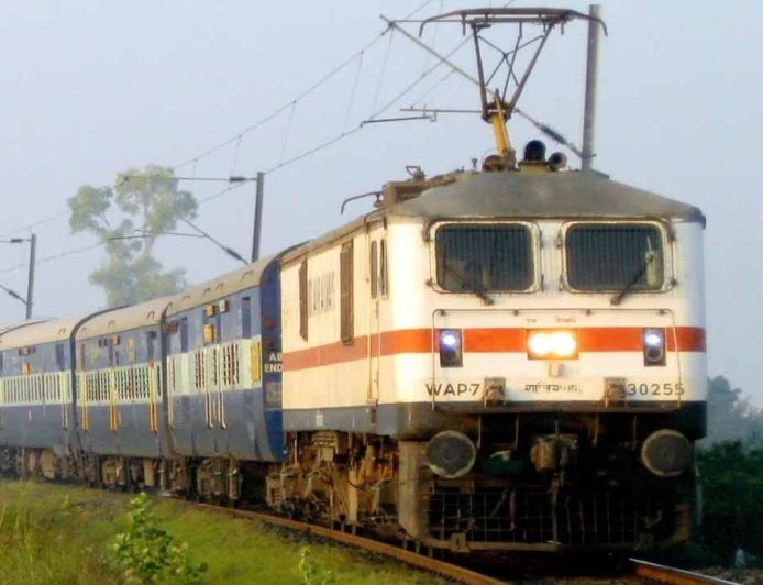 खुशखबरी! चित्रकूट से प्रतापगढ़ और लखनऊ की सीधी ट्रेन सेवा, कानपुर में ट्रेन बदलने की झंझट खत्म
