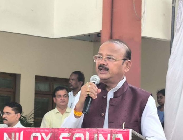 सभी वर्गों के कल्याण के लिए कार्य कर रही है सरकार- राज्य मंत्री दिलीप जायसवाल