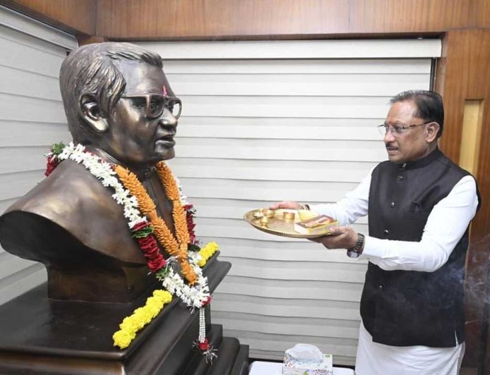अटल जी के संकल्प और दूरदर्शी नेतृत्व ने छत्तीसगढ़ को दी नई पहचान, सुशासन और अंत्योदय की राह पर आगे बढ़ रहा प्रदेश : मुख्यमंत्री  साय