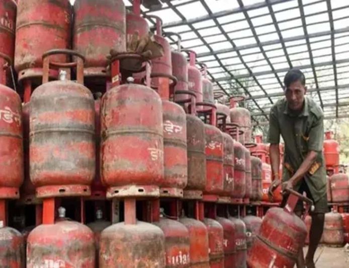 गैस कनेक्शन धारकों के लिए जरूरी खबर, ई-केवाईसी की डेडलाइन बढ़ी; नहीं कराया तो बंद होगी बुकिंग