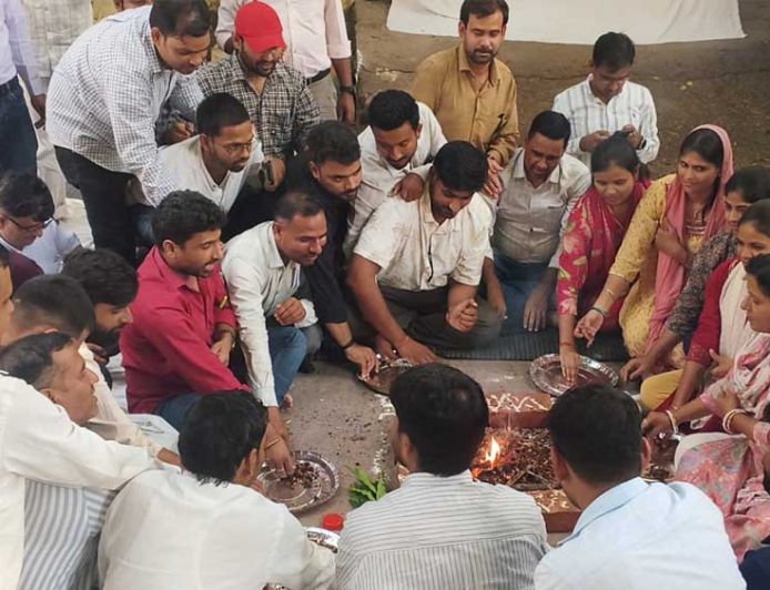 सद्बुद्धि यज्ञ कर कृषि विस्तार अधिकारियों ने फूंका विरोध का बिगुल, eHRMS के खिलाफ अनोखा प्रदर्शन