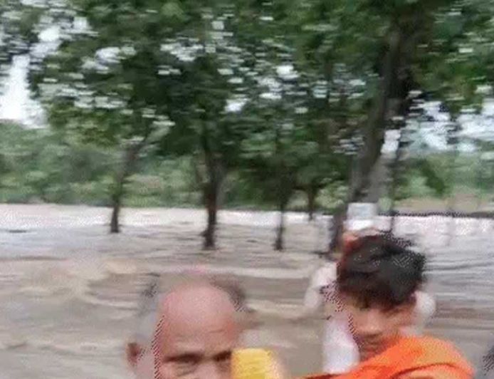 MP में भारी बारिश का कहर! डिंडौरी-पन्ना में स्कूल-आंगनबाड़ी बंद, सतना में चरवाहा बहा