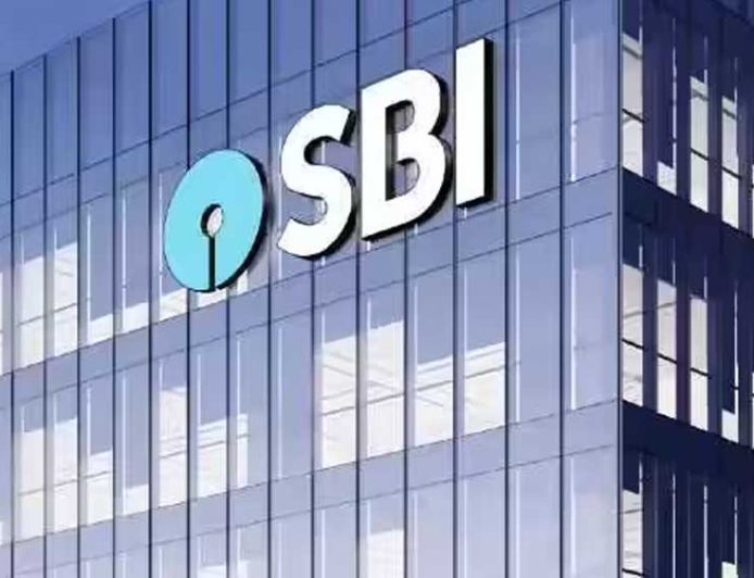SBI के लाखों ग्राहकों को झटका! 4 बार से ज्यादा ₹500 निकाला तो लगेगा ₹15 चार्ज