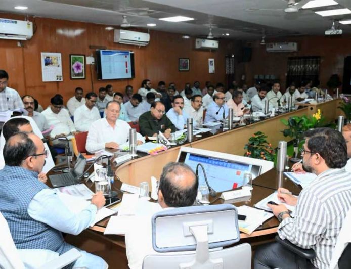 उप मुख्यमंत्री  अरुण साव ने विकास कार्यों और योजनाओं के क्रियान्वयन की समीक्षा की