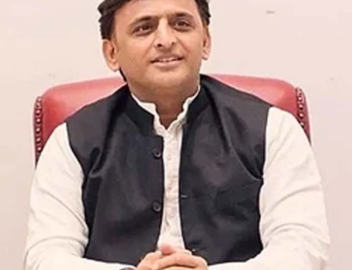 अखिलेश यादव पर मंत्रियों का तीखा हमला, अनिल राजभर बोले- सपा के कहने से आरक्षण खत्म नहीं होगा