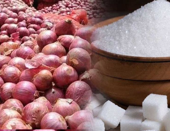 Onion Price Hike: चीनी के बाद अब प्याज ने रुलाया, कीमतों में अचानक तेज उछाल