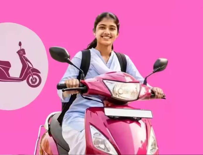 स्नातक में पढ़ने वाली 50 हजार बेटियों को स्कूटी अक्टूबर-नवंबर में: मुख्यमंत्री