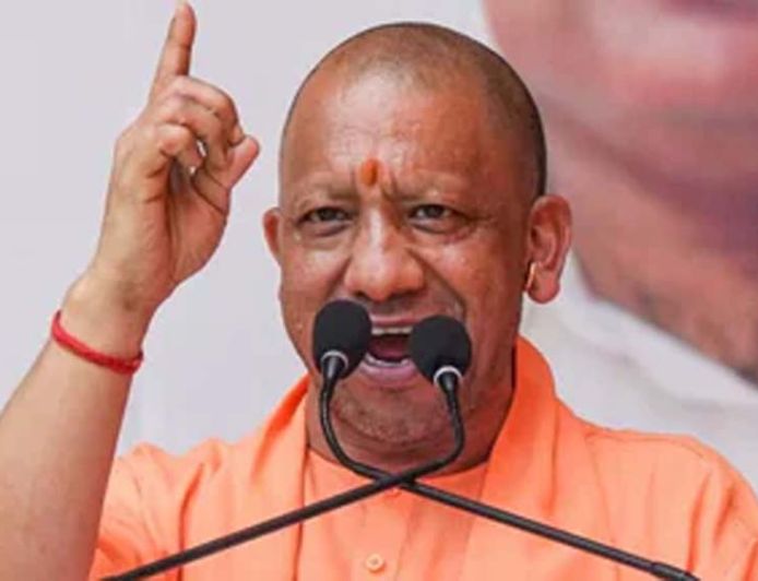JPNIC विवाद पर सीएम योगी का अखिलेश यादव पर हमला, बोले- जनता का पैसा पानी की तरह बहाया