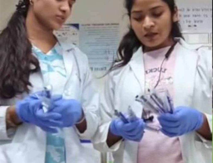 CG के जिला अस्पताल में ब्लड सैंपल के साथ ‘रीलबाजी’, प्रबंधन ने दिए जांच के आदेश