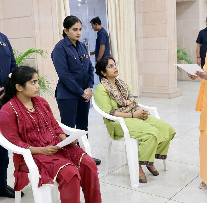 अपराधियों पर कार्रवाई और जनसमस्याओं के निस्तारण में शिथिलता बर्दाश्त नहीं- मुख्यमंत्री योगी