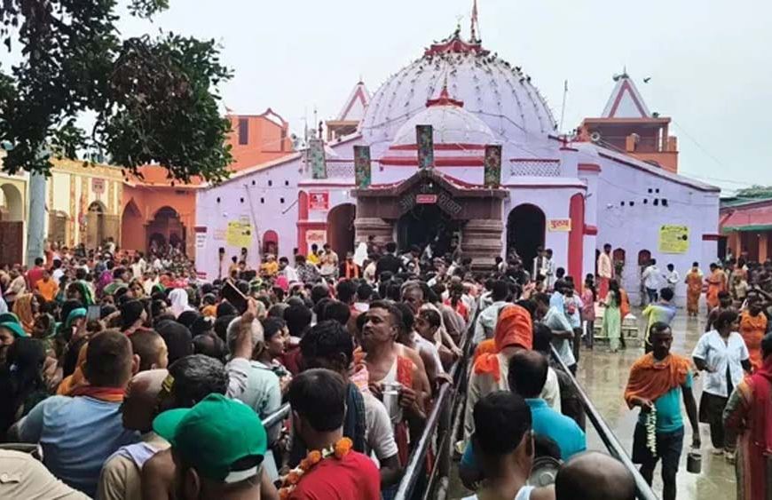 सावन की पहली सोमवारी पर पटना के शिवालयों में उमड़ी श्रद्धालुओं की भीड़