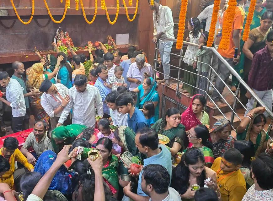 सावन का पहला सोमवार, आस्था की हिलोरों से शिवमय हुआ प्रदेश